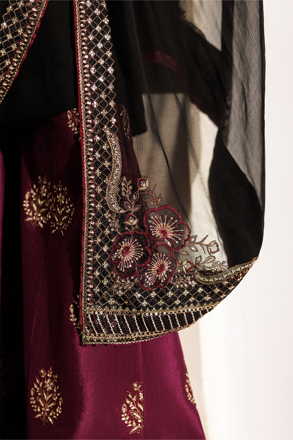 IZK - 3PC LAWN EMBROIDERED UNSTITCHED (BLACK)
