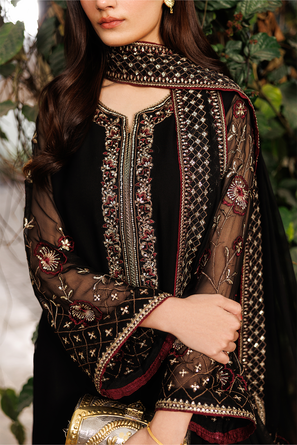 IZK - 3PC LAWN EMBROIDERED UNSTITCHED (BLACK)