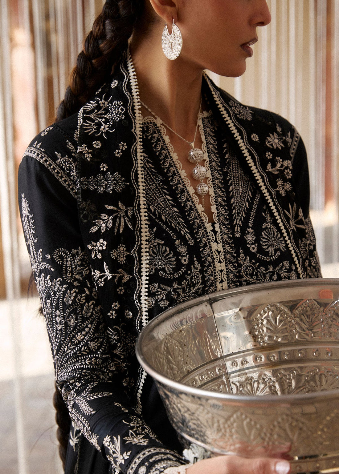 HNR - 3PC LAWN EMBROIDERED UNSTITCHED (BLACK)