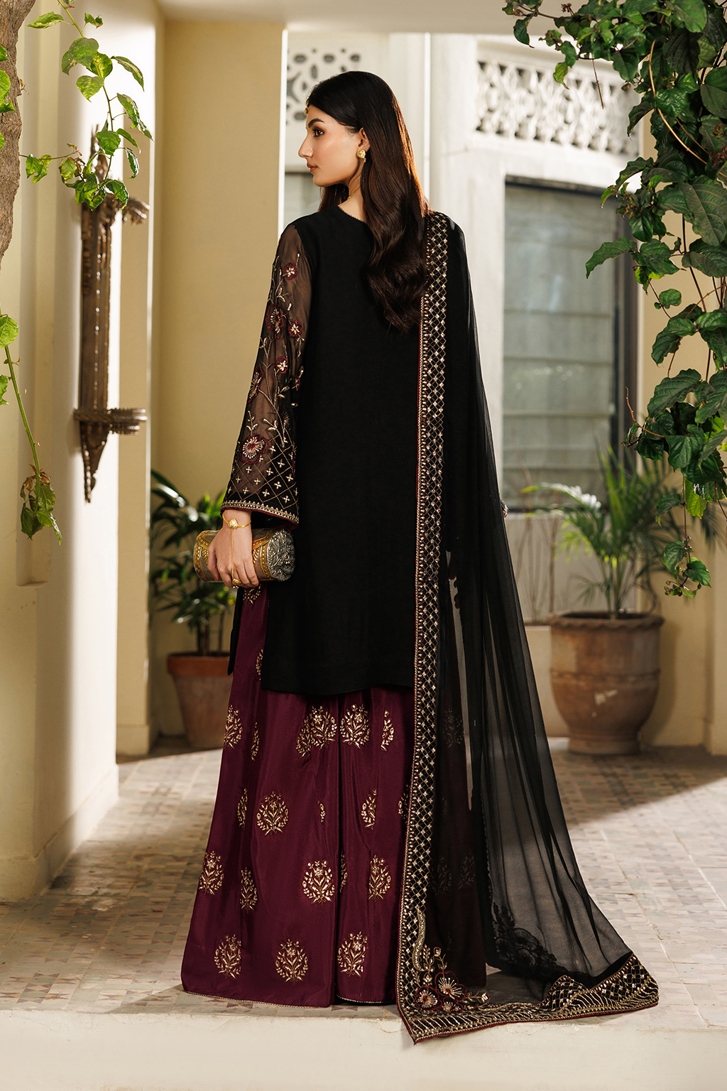 IZK - 3PC LAWN EMBROIDERED UNSTITCHED (BLACK)
